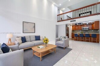 20347 W Country Club Dr in Aventura, FL - Foto de edificio - Building Photo