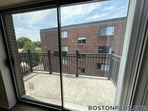 16 Whites Ave, Unit 64 in Watertown, MA - Building Photo - Building Photo