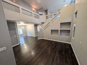 10465 Warwick Falls Ct in Las Vegas, NV - Building Photo - Building Photo
