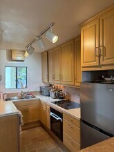 3375 Foothill Rd in Carpinteria, CA - Building Photo - Building Photo