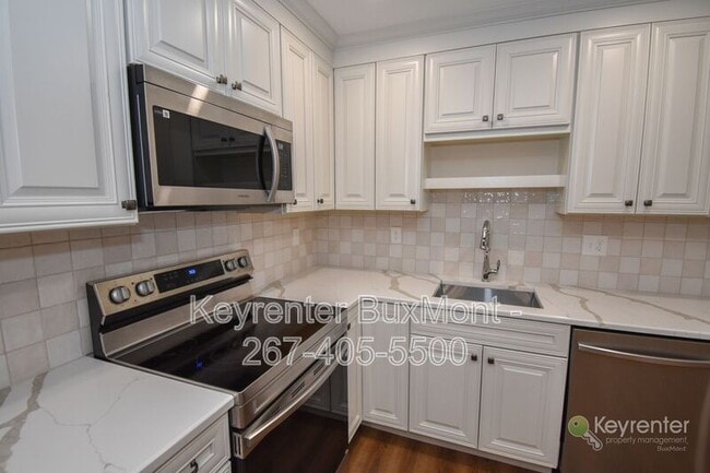 4 W Oakland Ave in Doylestown, PA - Building Photo - Building Photo