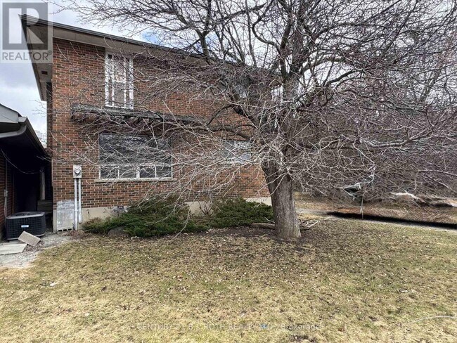 property at 915 Taunton Rd E