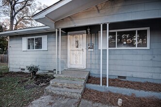 4240 Azalea Dr in Jackson, MS - Building Photo - Building Photo