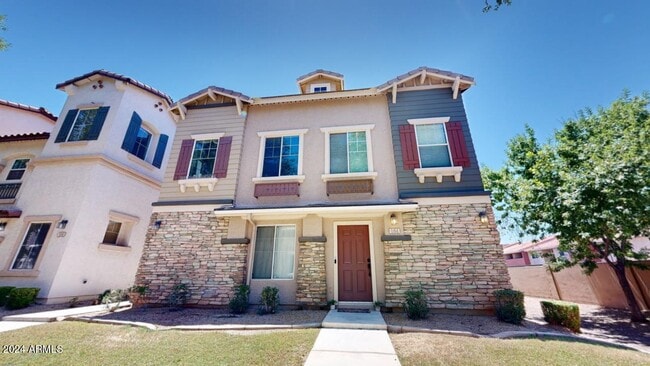 property at 164 W Campbell Ct