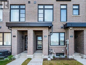 136 Brockley Dr in Toronto, ON - Building Photo - Building Photo