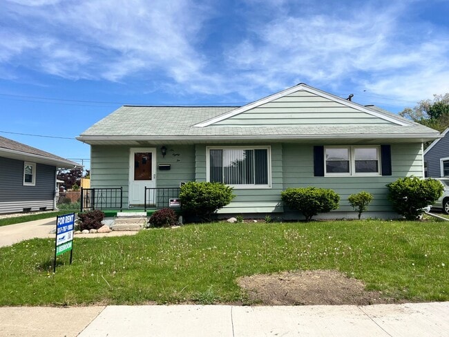 property at 682 Commonwealth Ave