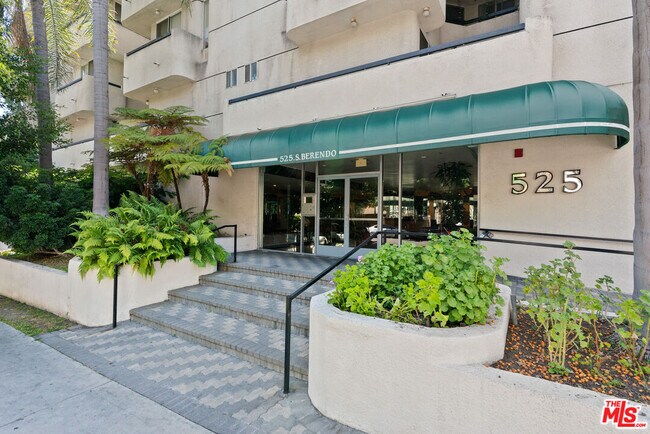 525 S Berendo St in Los Angeles, CA - Building Photo - Building Photo