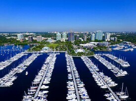 2843 S Bayshore Dr in Miami, FL - Building Photo