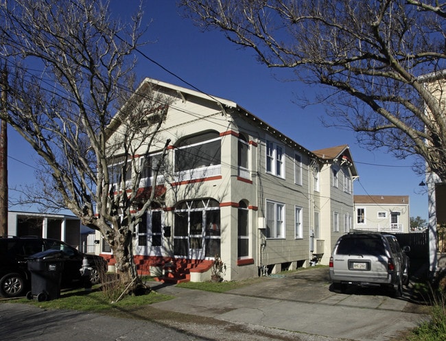 303-307 N Virginia St in New Orleans, LA - Foto de edificio - Building Photo