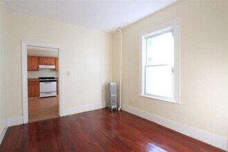 569 Main St, Unit 569 in Medford, MA - Foto de edificio - Building Photo