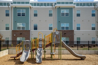 The Greenwood in Jackson, MI - Building Photo - Building Photo