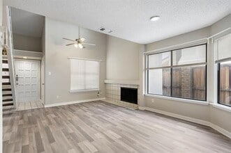 521 Ranch Trail in Irving, TX - Building Photo - Building Photo