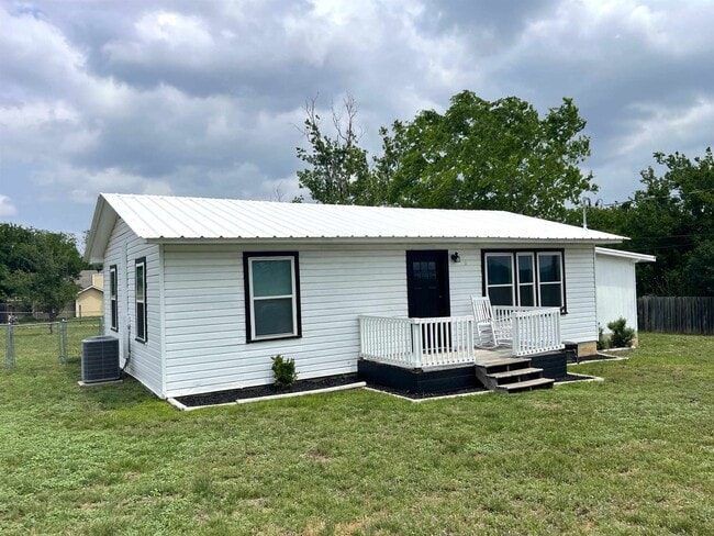 property at 1101 E College St