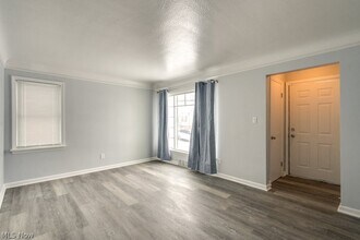 9809 Way Ave in Cleveland, OH - Building Photo - Building Photo