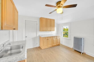 11 Southview St in Naugatuck, CT - Building Photo - Building Photo
