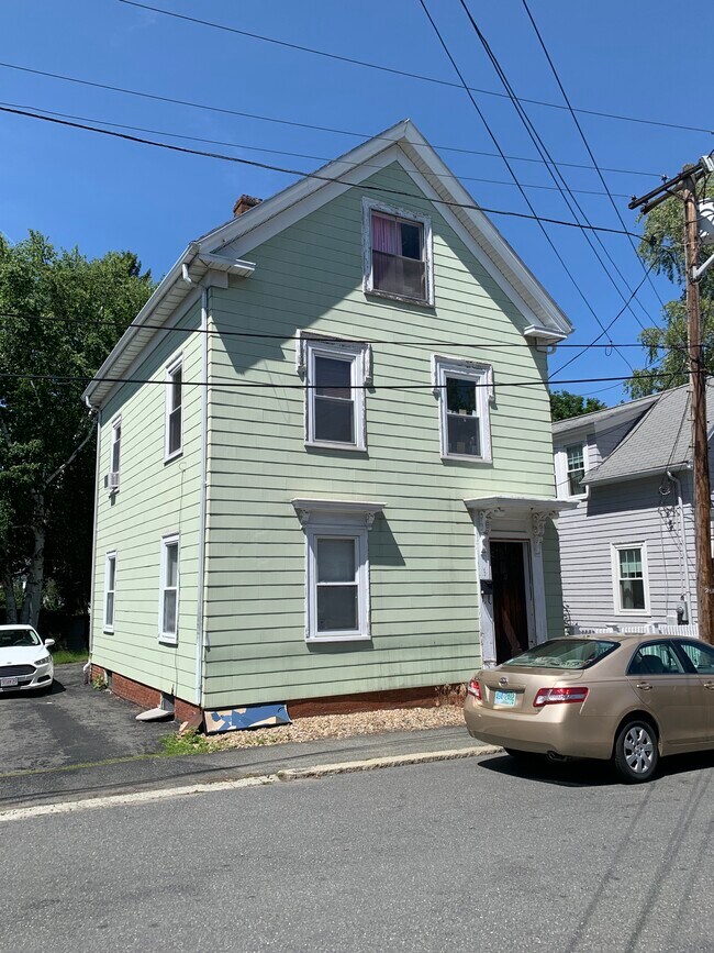 11 Glendale St Rentals in Salem, MA