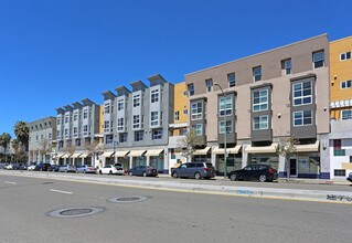 Mandela Gateway Apartments in Oakland, CA - Building Photo - Building Photo
