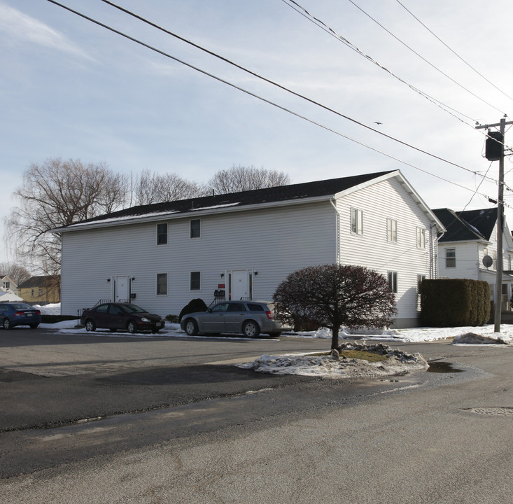 58 Brown St in Pittsfield, MA - Foto de edificio