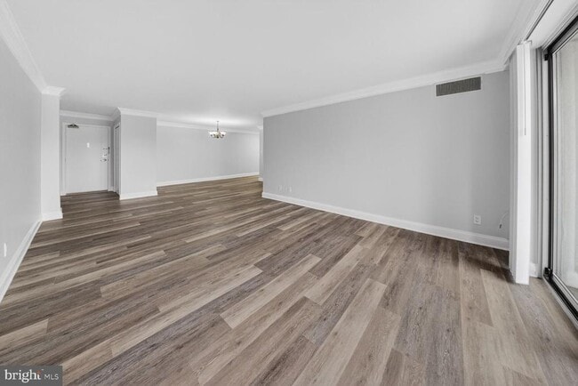 4977 Battery Ln in Bethesda, MD - Building Photo - Building Photo