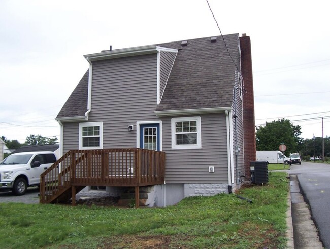 318 Hood Ave in Lebanon, KY - Building Photo - Building Photo