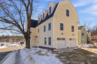 13 Merrimac St in Amesbury, MA - Building Photo - Building Photo