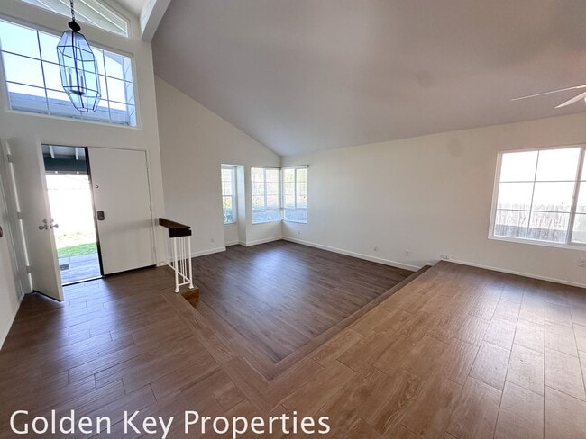 4462 Augusta Dr in Oceanside, CA - Building Photo - Building Photo