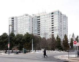 Royal Promenade in Vaughan, ON - Building Photo - Building Photo