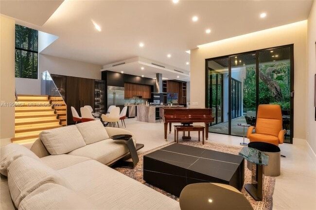 2805 Freeman St in Miami, FL - Foto de edificio - Building Photo