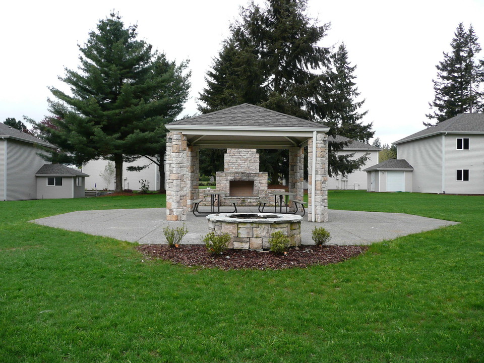 Summers Manor in Olympia, WA - Building Photo