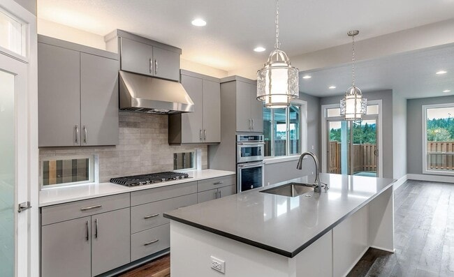 12423 NW Fernleaf Ln in Portland, OR - Building Photo - Building Photo