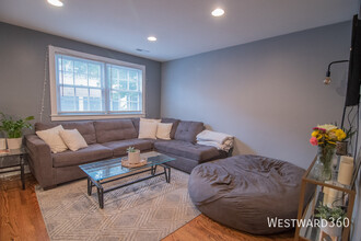 2733 N Wayne Ave in Chicago, IL - Building Photo - Building Photo