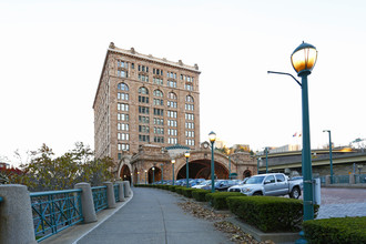 The Pennsylvanian in Pittsburgh, PA - Foto de edificio - Building Photo