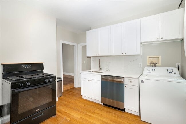 90 Safford St in Quincy, MA - Building Photo - Building Photo