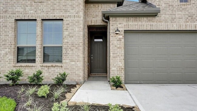 property at 810 Whispering Winds Dr