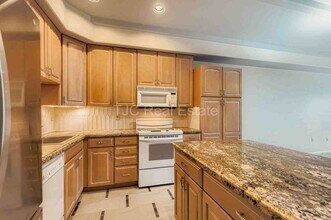 180 Cook St in Denver, CO - Building Photo - Building Photo