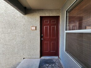 5055 W Hacienda Ave in Las Vegas, NV - Foto de edificio - Building Photo