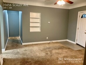 35656 Schley Ave in Westland, MI - Building Photo - Building Photo