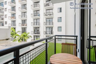 221 SW 12th St in Miami, FL - Building Photo - Building Photo