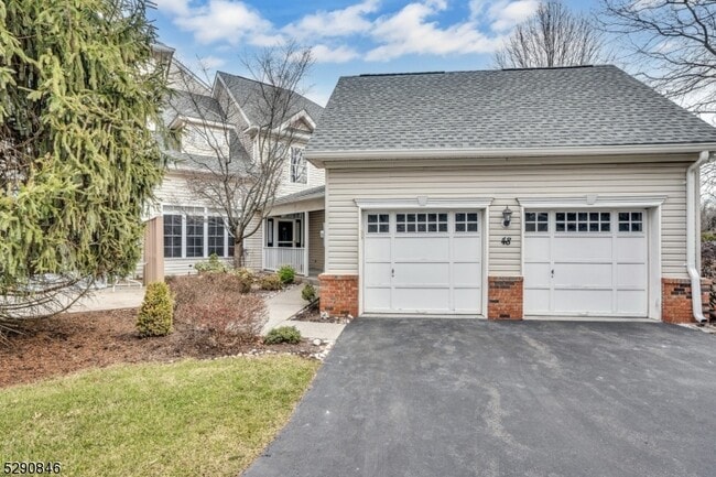 property at 48 Loft Dr
