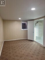 592 Radisson Ave in Oshawa, ON - Building Photo