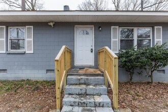 575 Rose Ln in Raleigh, NC - Building Photo - Building Photo