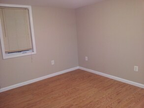 4815 Delaware St in College Park, MD - Foto de edificio - Building Photo