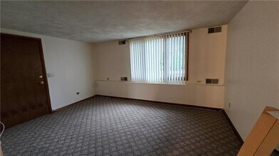 25 Greene Ave in Cranston, RI - Building Photo - Building Photo