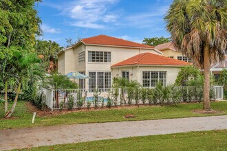 1 Vía Verona in Palm Beach Gardens, FL - Foto de edificio - Building Photo