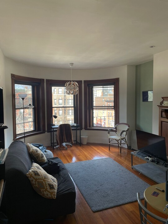 849 Beacon St, Unit 3 in Boston, MA - Building Photo