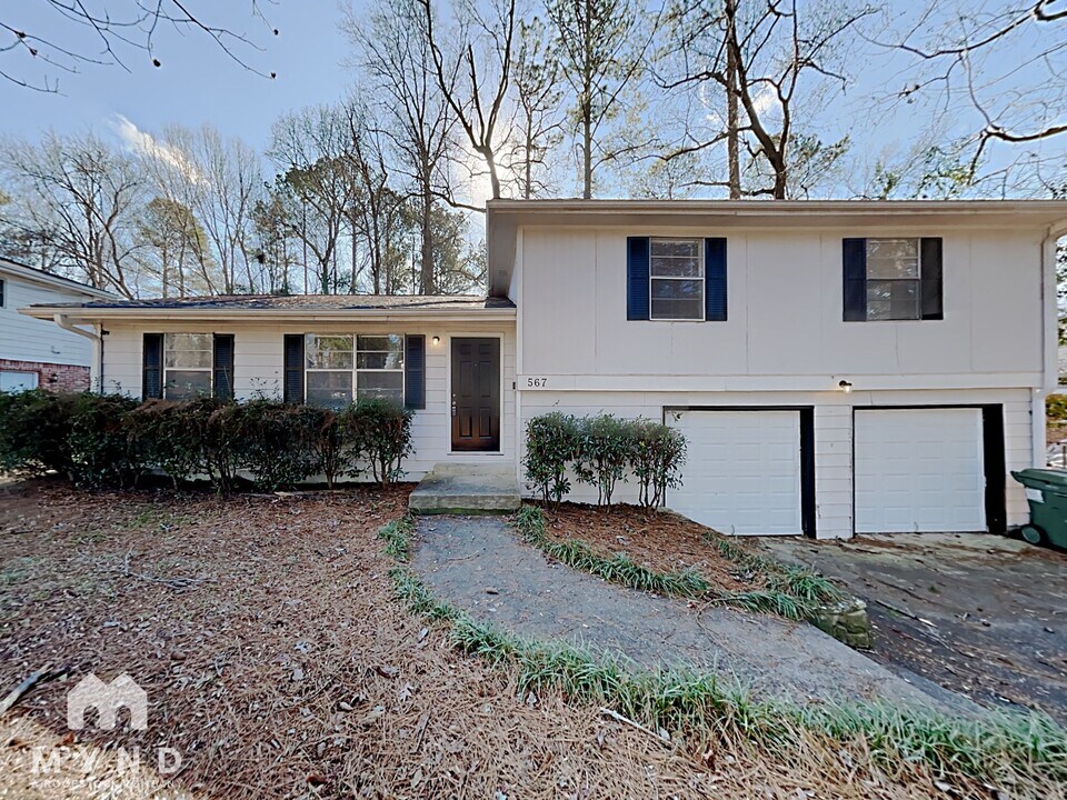 567 Cherry Ln in Jonesboro, GA - Building Photo