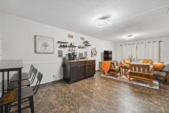 720 Kemah Ln in Schaumburg, IL - Building Photo - Building Photo