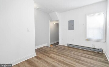 852 Perkiomen St, Unit 3 in Philadelphia, PA - Foto de edificio - Building Photo