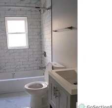 7305 S Yates Blvd in Chicago, IL - Building Photo - Building Photo