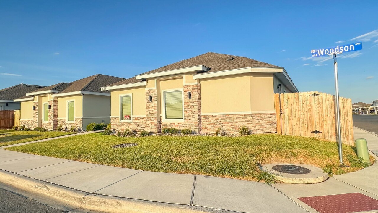 804 N Woodson Ave, Unit 1 in Edinburg, TX - Foto de edificio